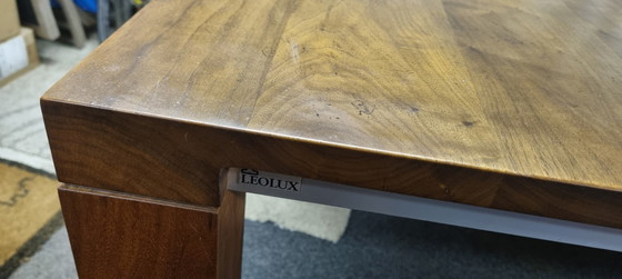 Image 1 of Leolux eettafel notenhout