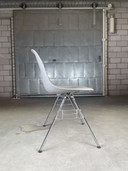 6x Vitra Eames DSS chair