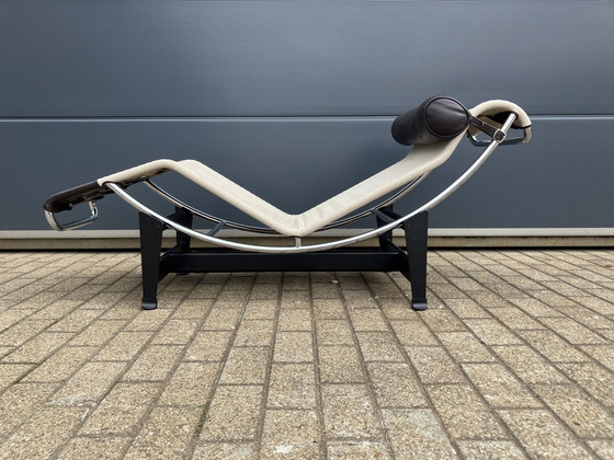 Image 1 of Cassina Lc4 Le Corbusier Chaise longue Écru Canvas ZGAN!!