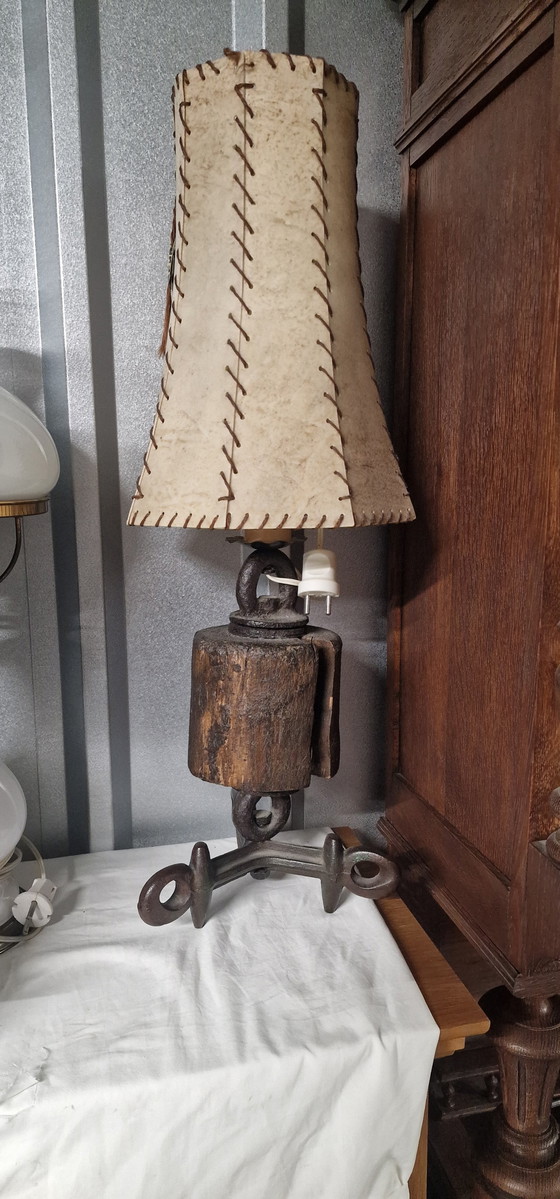 Image 1 of Antieke Lamp Met Ledere Kap