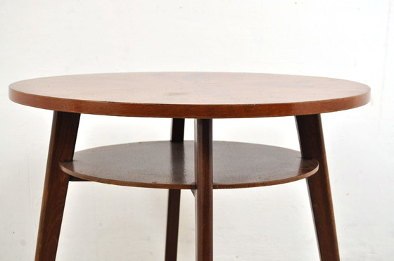 Image 1 of Vintage Sidetable In Walnotenhout En Lectuurplank