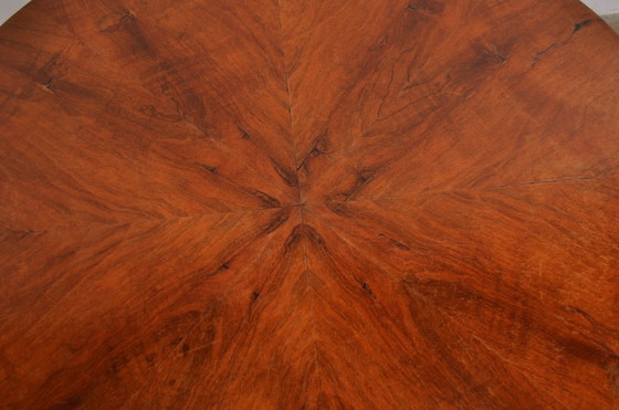 Image 1 of Vintage Sidetable In Walnotenhout En Lectuurplank