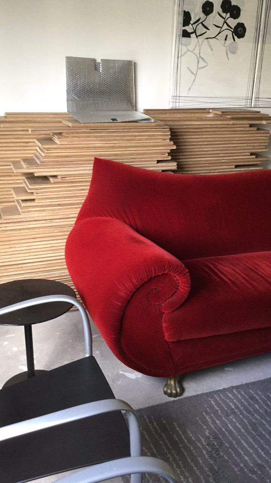 Image 1 of Design Donkerrode velours sofa