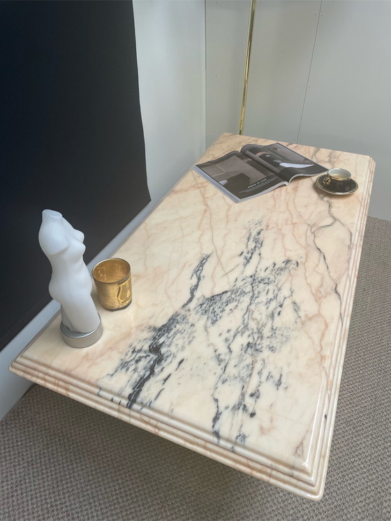 Image 1 of Vintage Italiaans roze marmer tafel