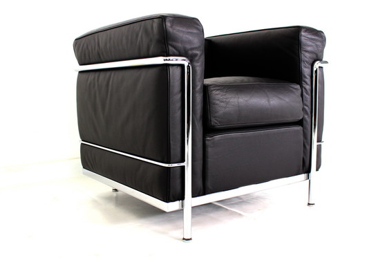 Image 1 of Cassina LC2 Le corbusier fauteuil, lounge stoel in zwart leer en verchroomd frame