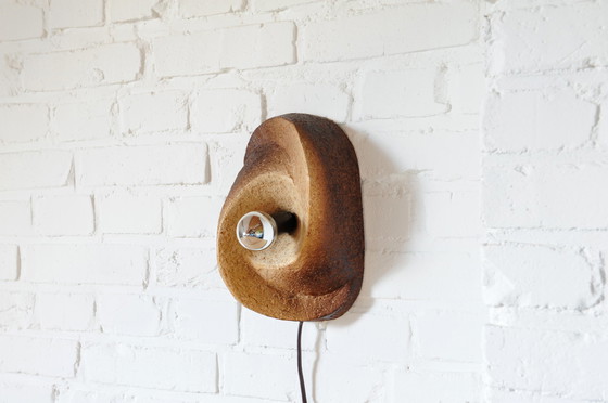 Image 1 of Keramieken brutalist wandlamp van chamotte klei