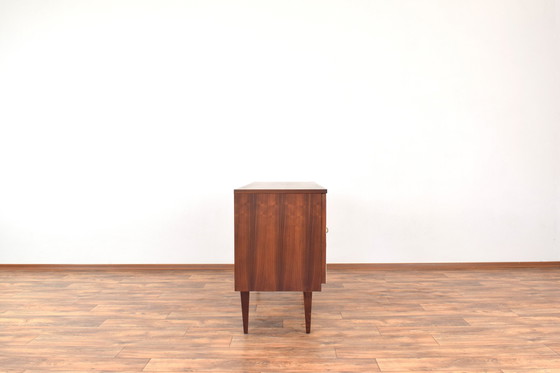 Image 1 of Mid Century Noten dressoir met handgeschilderd patroon, 1960S.