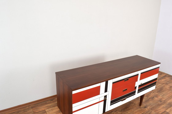 Image 1 of Mid Century Noten dressoir met handgeschilderd patroon, 1960S.