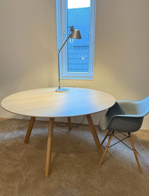 Hay Copenhaque 140 Eiken Gelakt Ronde Tafel