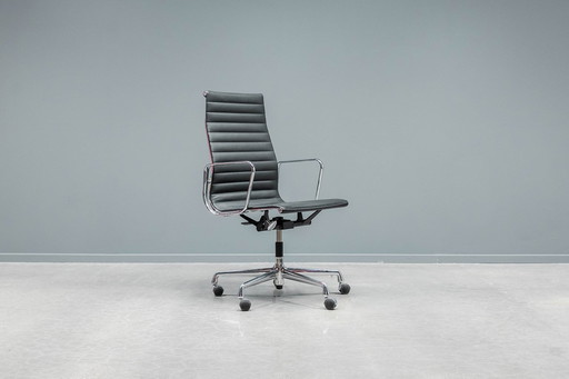 Eames Ea119 Alugroup bureaustoel