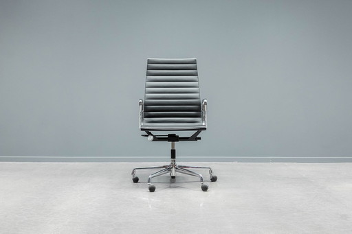 Eames Ea119 Alugroup bureaustoel