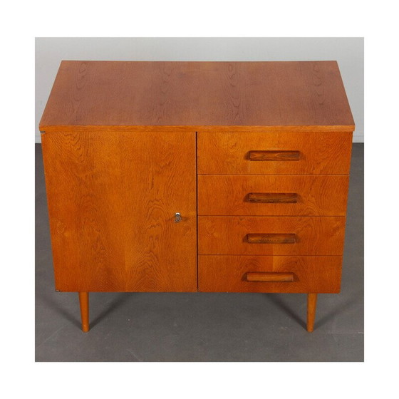 Image 1 of Vintage eikenhouten commode met 4 laden voor Up Zavody, Tsjecho-Slowakije 1960
