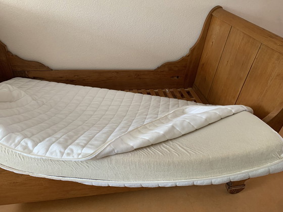 Image 1 of Vintage eikenhouten bed + op maat gemaakt matras