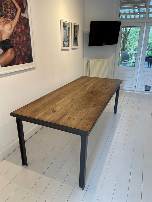 Raw steal oakwoad table