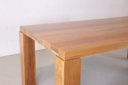 Massief noten houten eettafel