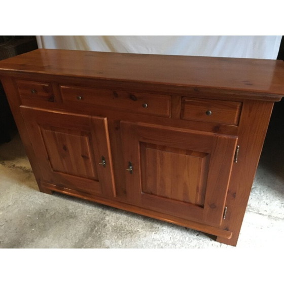 Image 1 of Gelakt lariks dressoir