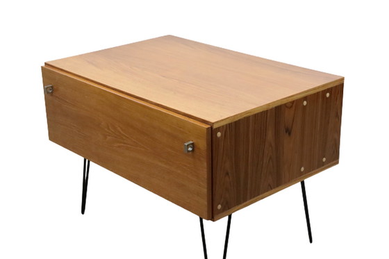 Image 1 of Vintage Ladenkast op hairpinpoten