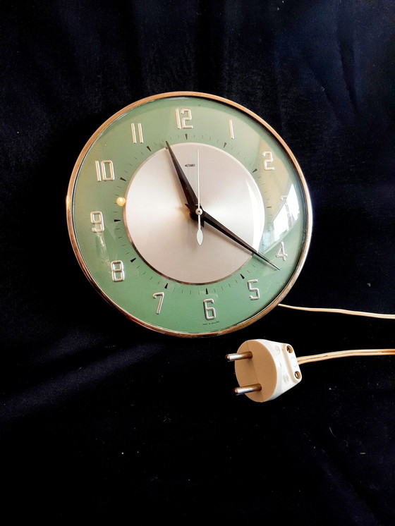 Image 1 of Vintage Elektrische Wandklok Metamec