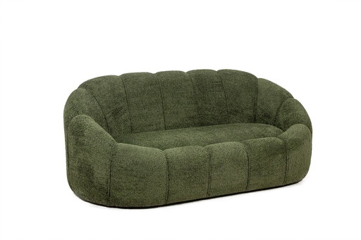 Bouclettes stoffen sofa. Eigentijds werk.