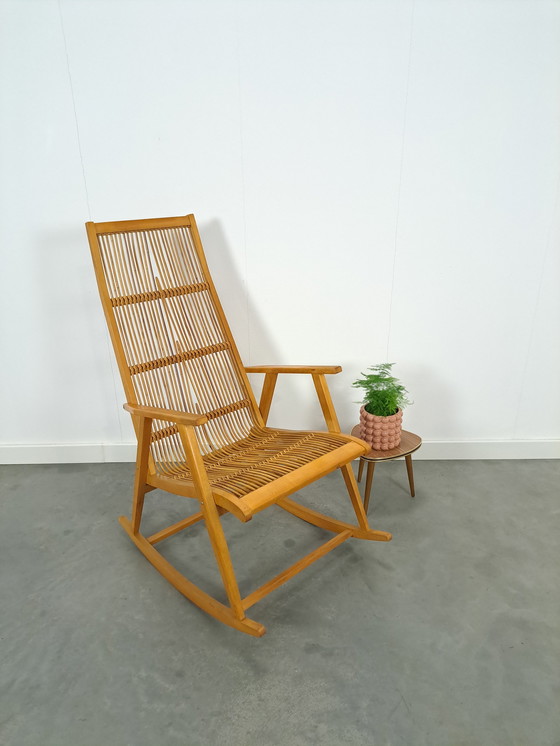 Image 1 of Design Hellerau Rotan Schommelstoel