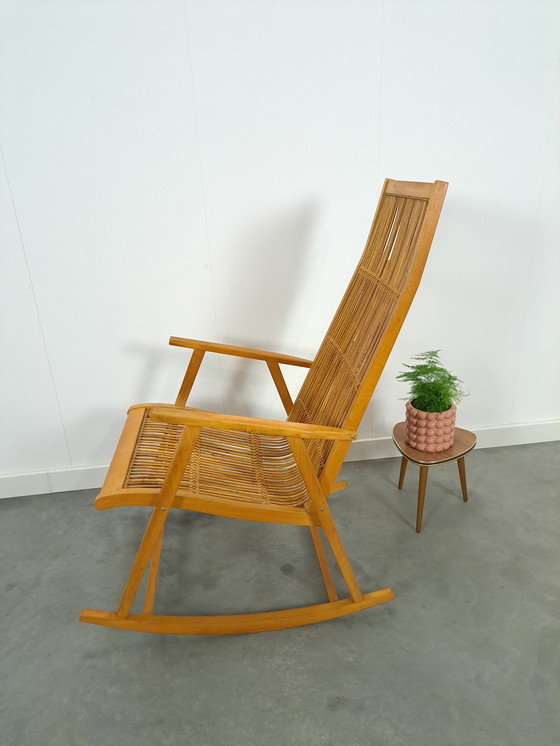 Image 1 of Design Hellerau Rotan Schommelstoel