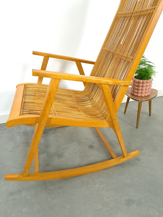 Image 1 of Design Hellerau Rotan Schommelstoel