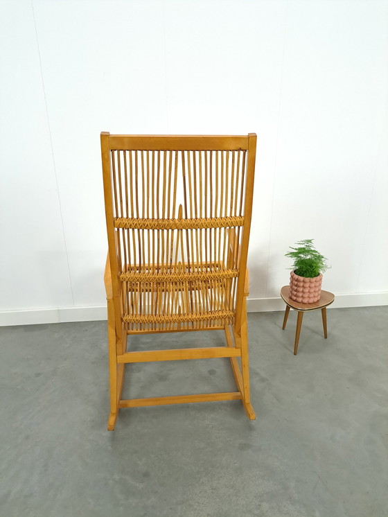 Image 1 of Design Hellerau Rotan Schommelstoel