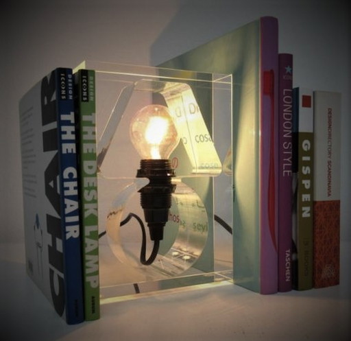 Henk Stallinga boekenplank lamp