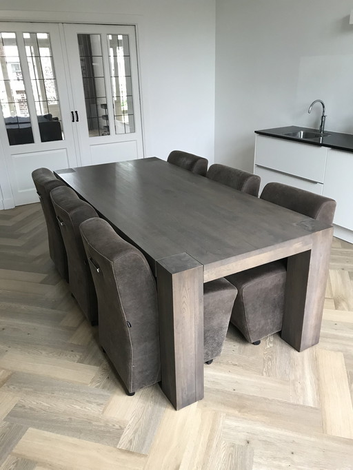 Quint Eettafel En 6 Mountain-Vinsion Stoelen