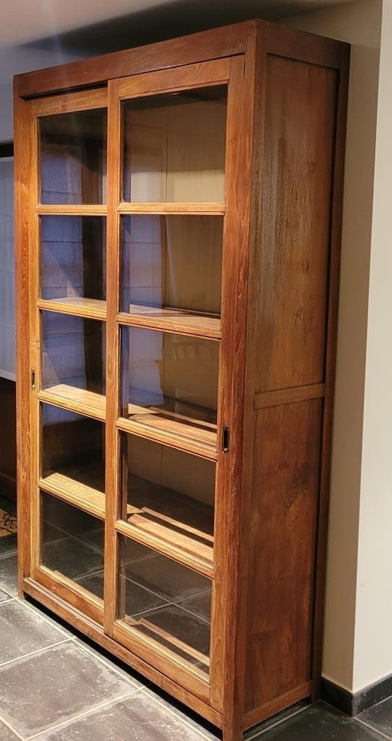 Image 1 of Antieke teak kast met schuifdeuren