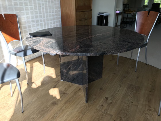 Image 1 of Roche Bobois Granieten tafel