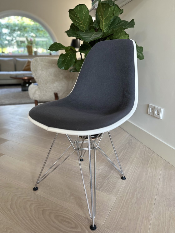 Image 1 of 6x Vitra Eames DSR gestoffeerde stoel