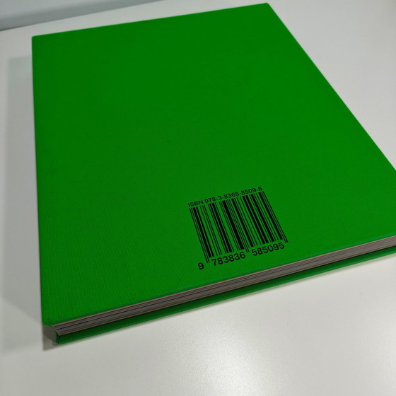 Image 1 of Virgil Abloh. Nike. Iconen - Hardcover | De Ten Sneaker Collectie