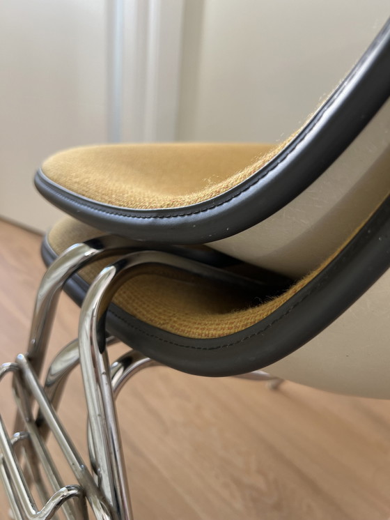Image 1 of 2X Vintage Glasvezel Dss Stapelstoel Vitra