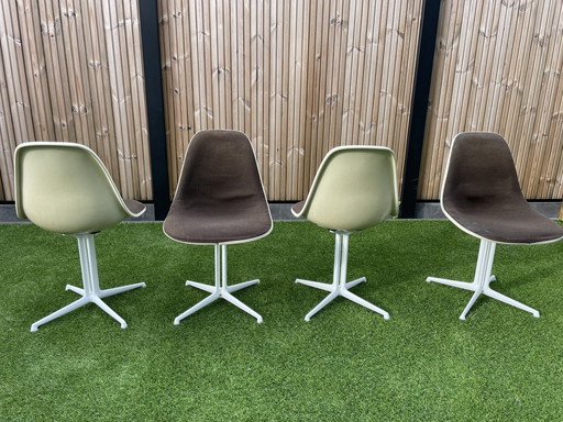 4x Charles & Ray Eames La Fonda Stoelen