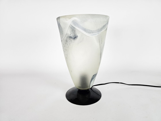 Image 1 of Licht ´88 - Dutch design - tafellamp - kelklamp - gemarmerd glas - 80's