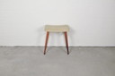 beige hoge vintage kruk