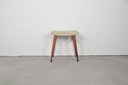 beige hoge vintage kruk