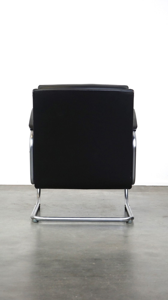 Image 1 of Vintage rundleren Bauhaus design fauteuil