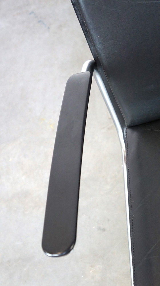 Image 1 of Vintage rundleren Bauhaus design fauteuil