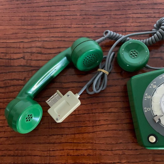 Image 1 of Vintage telefoon met wijzerplaat S63 groen