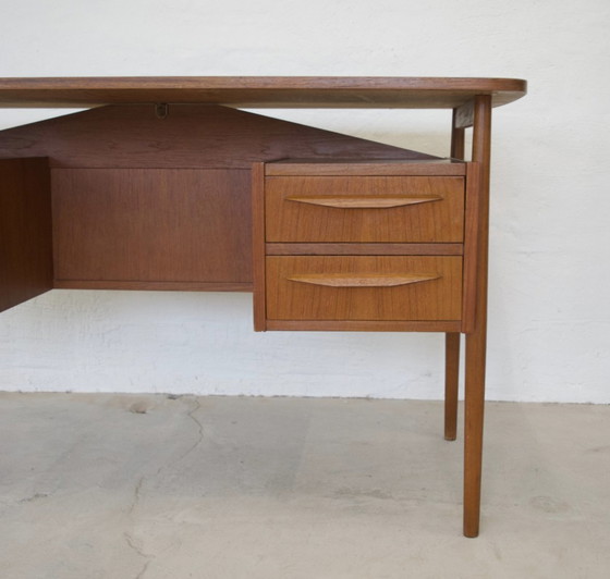 Image 1 of Deens teakhouten bureau van Gunnar Nielsen voor Tibergaard.