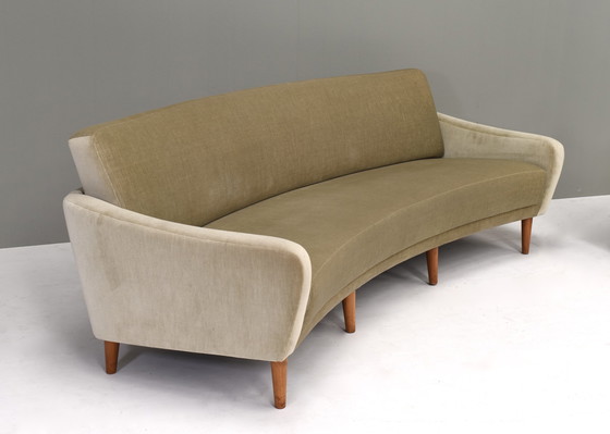 Image 1 of Vintage gebogen bank en fauteuil in origineel mohair