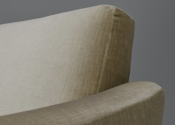 Image 1 of Vintage gebogen bank en fauteuil in origineel mohair