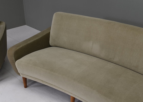 Image 1 of Vintage gebogen bank en fauteuil in origineel mohair