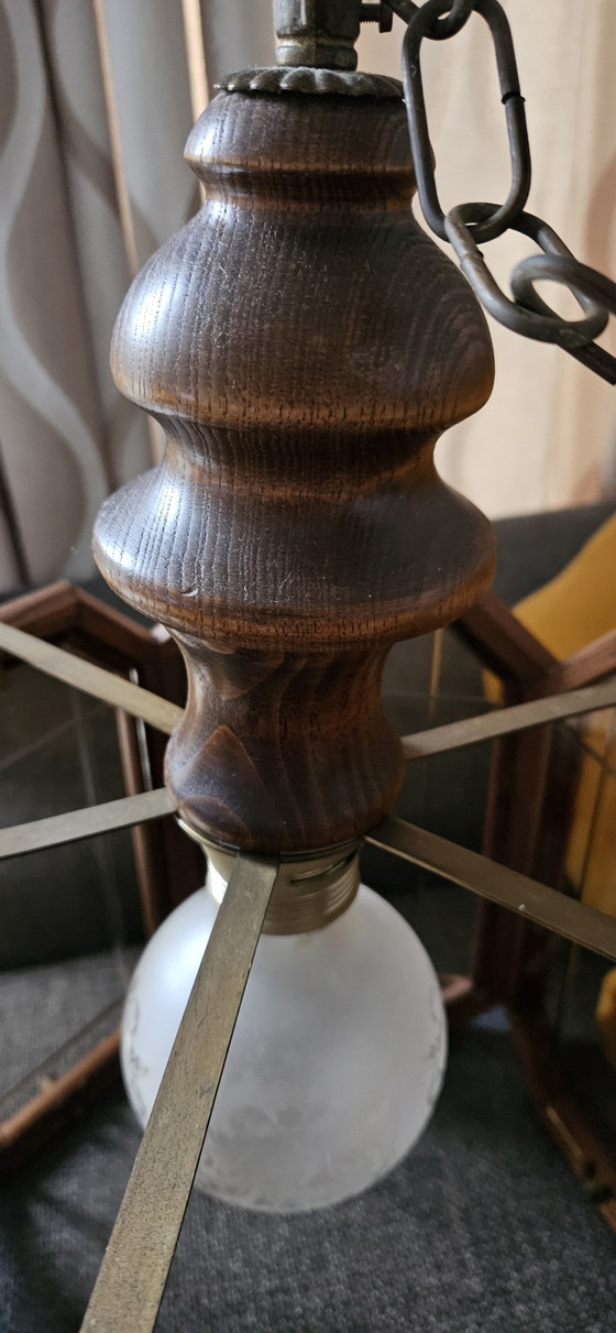 Image 1 of Eikenhouten Hanglamp Met Rookglas Ruitjes 1960