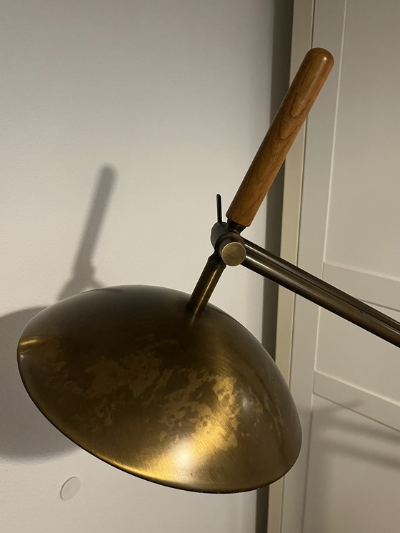 Image 1 of Vintage Deense Eikenhouten/Bronzen Vloerlamp