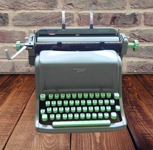 Hermes 8 Standard Typemachine Grijs En Mint Uit 1962