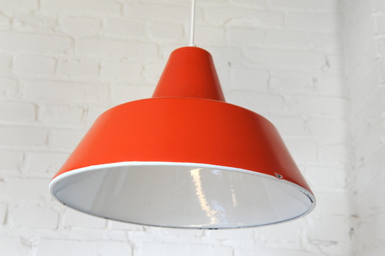 Image 1 of Vintage donker oranje emaille hanglamp