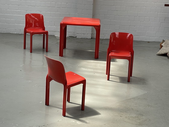 Image 1 of Vico Magistretti Selene Stoelen en Stadio Tafel Artemide